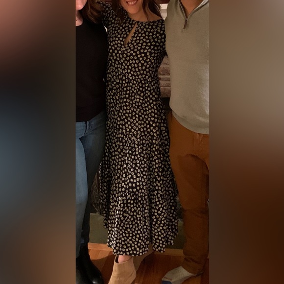 Tie-Sleeve Tiered Midi Dress in Woodcut Flowers - Picture 11 of 12